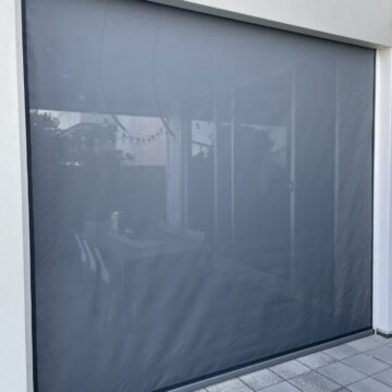 outdoor cafe blinds