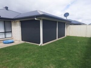 installation of outdoor blinds in eyre